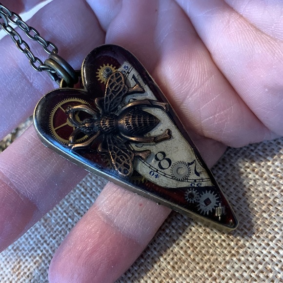 Bee Vintage Watch Gears Heart Necklace Handmade - Picture 10 of 10